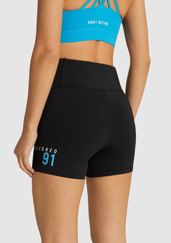 Mid Thigh Hr Pkt Short