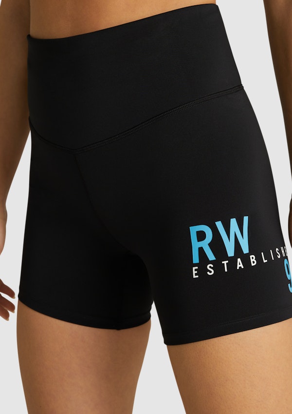 Mid Thigh Hr Pkt Short