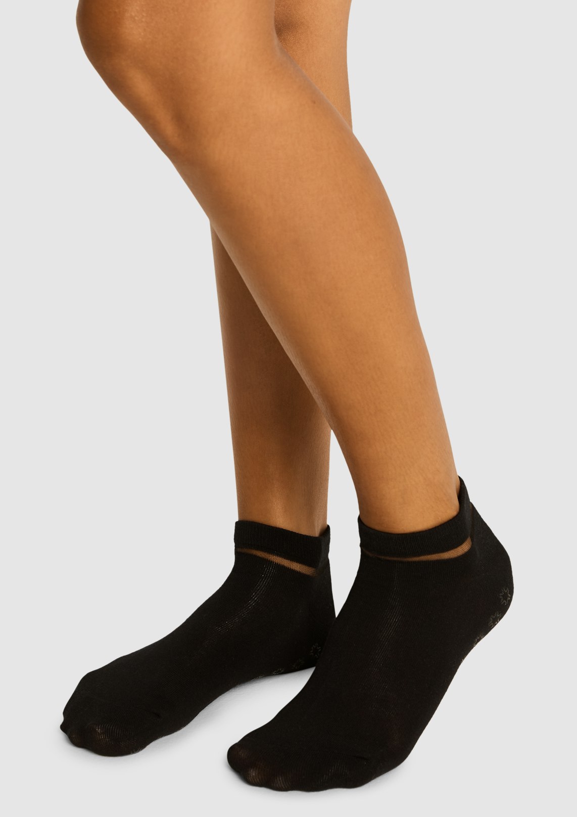 Ankle Cut Studio Grip Socks