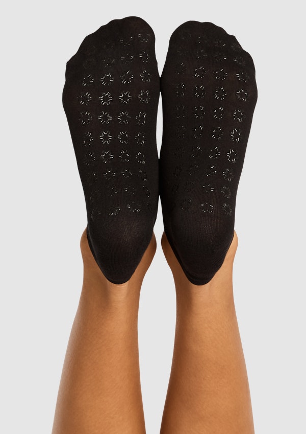 Ankle Cut Studio Grip Socks