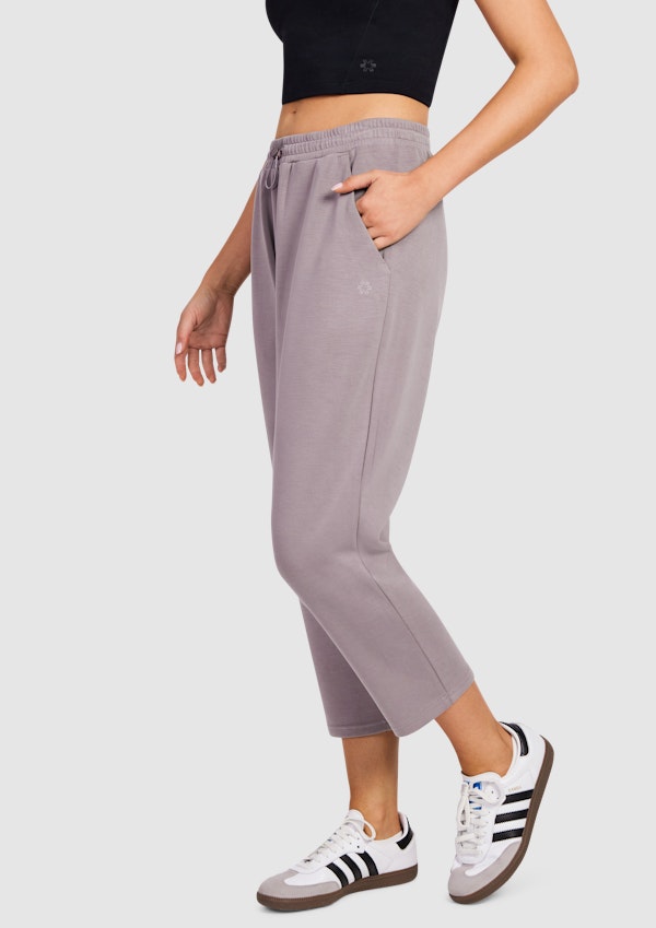 Travel Cropped Pants