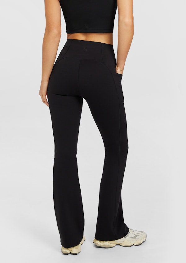 Smooth Support Flared Pants