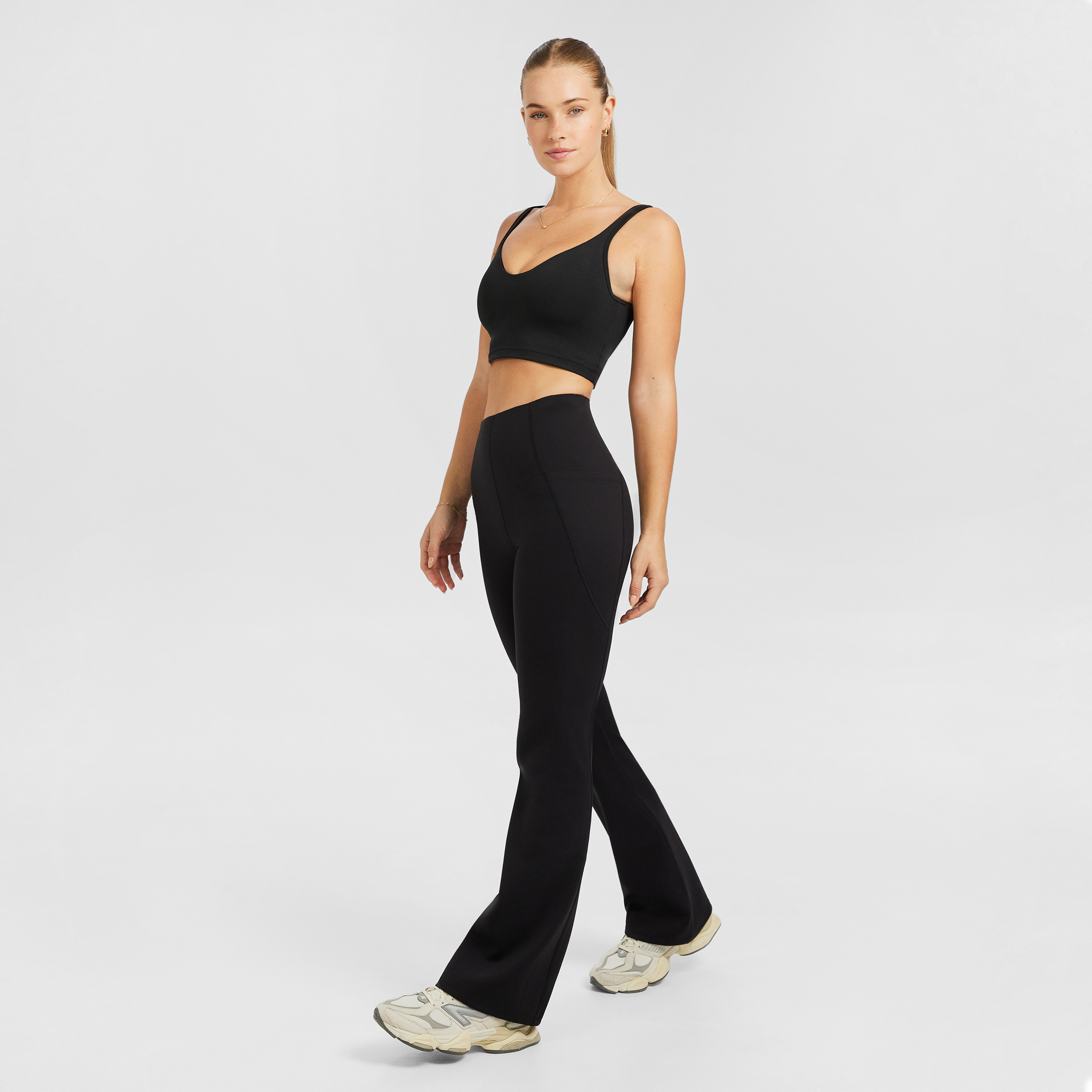 Smooth Support Flared Pants