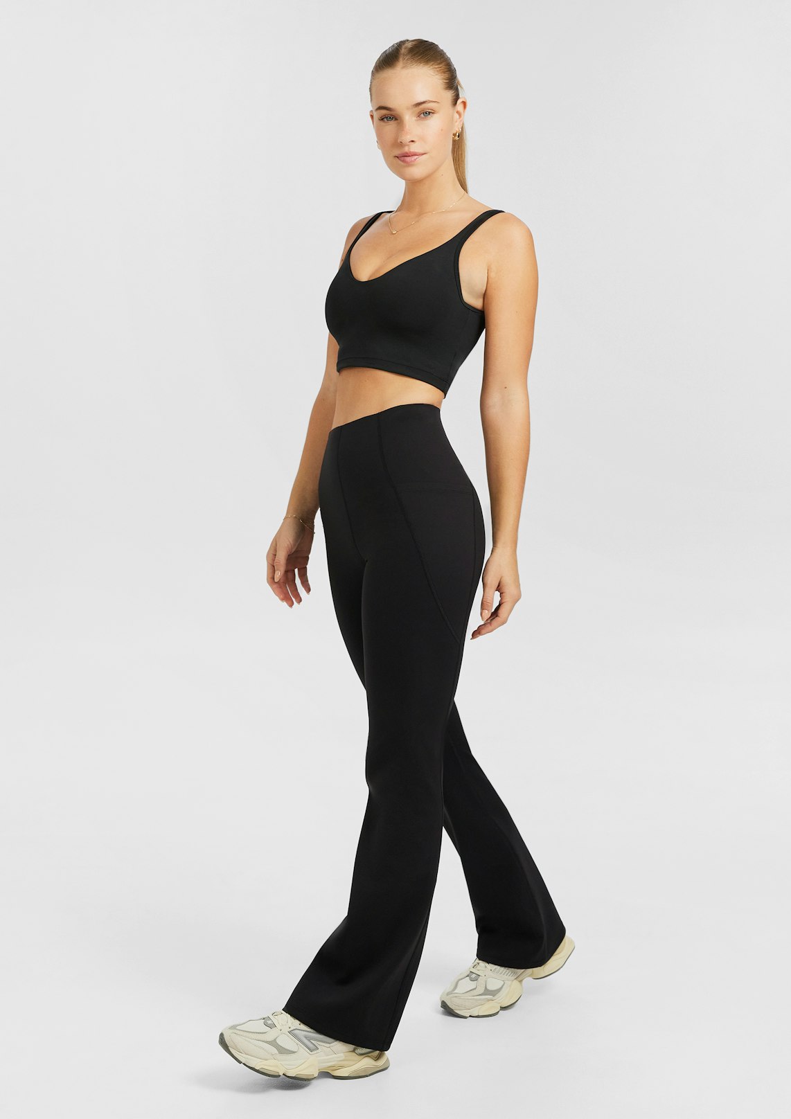 Smooth Support Flared Pants