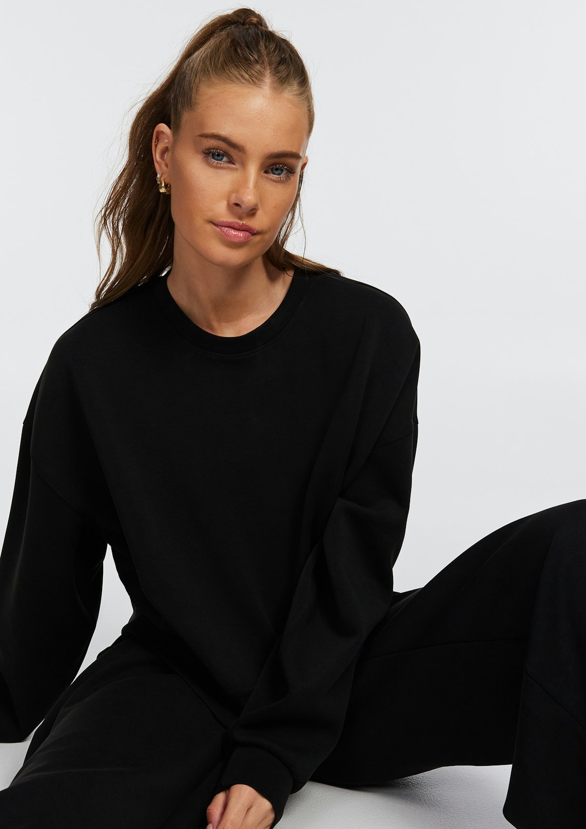 Travel Hip Length Crew