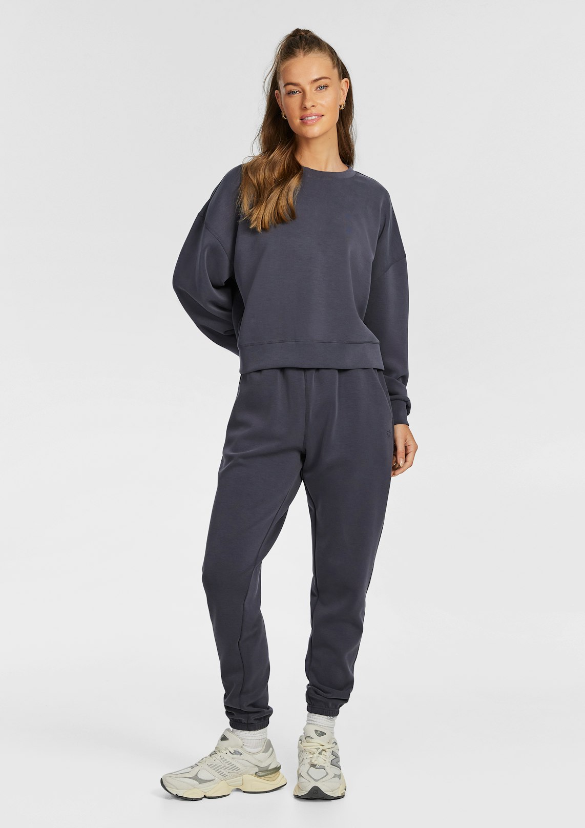 Travel Hip Length Crew