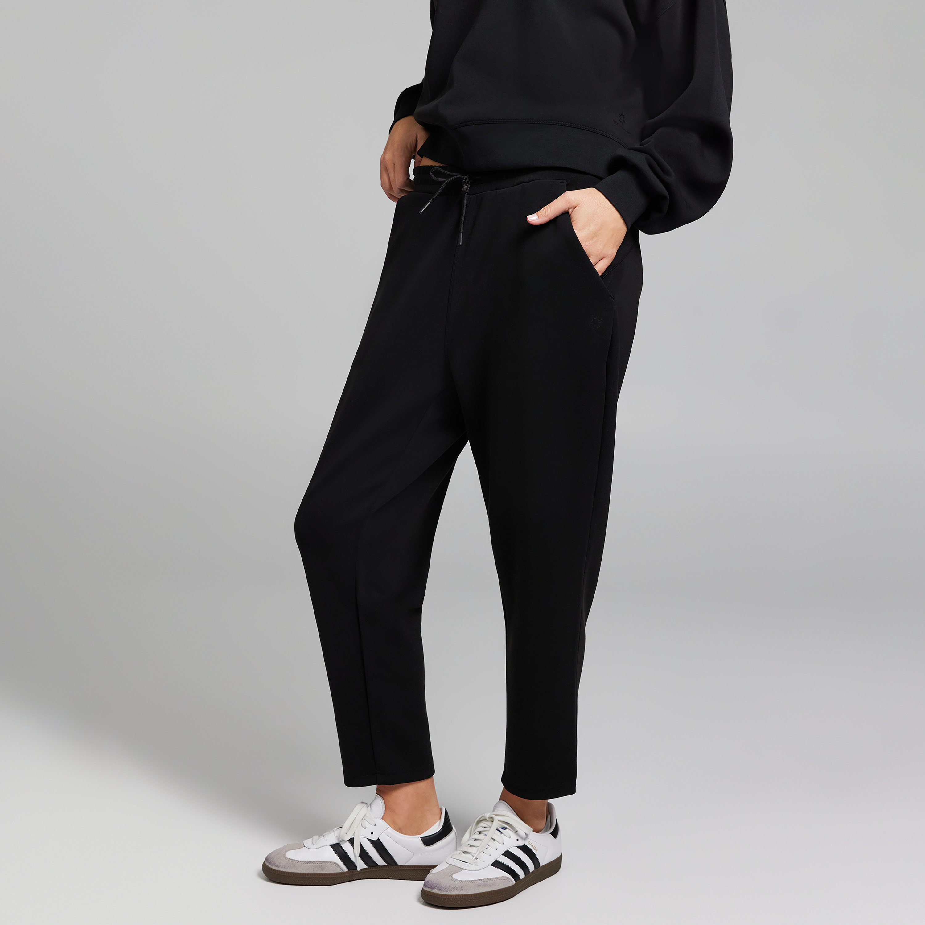 Travel Cropped Pants