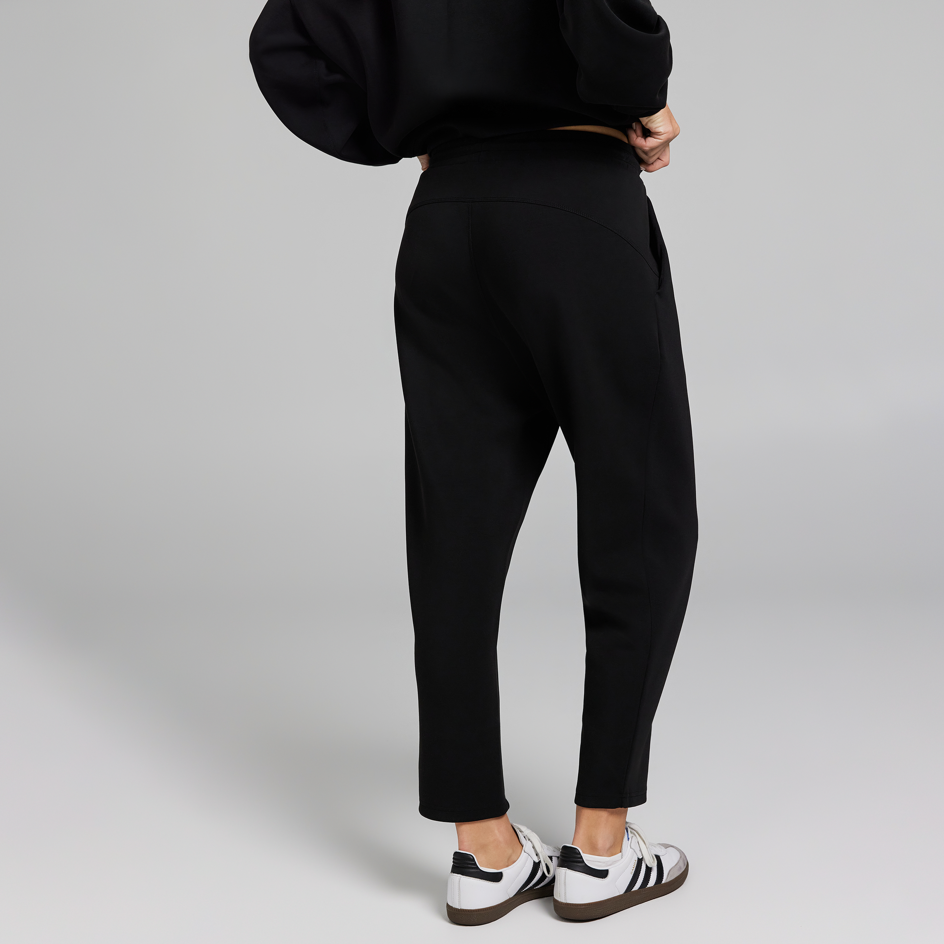 Travel Cropped Pants