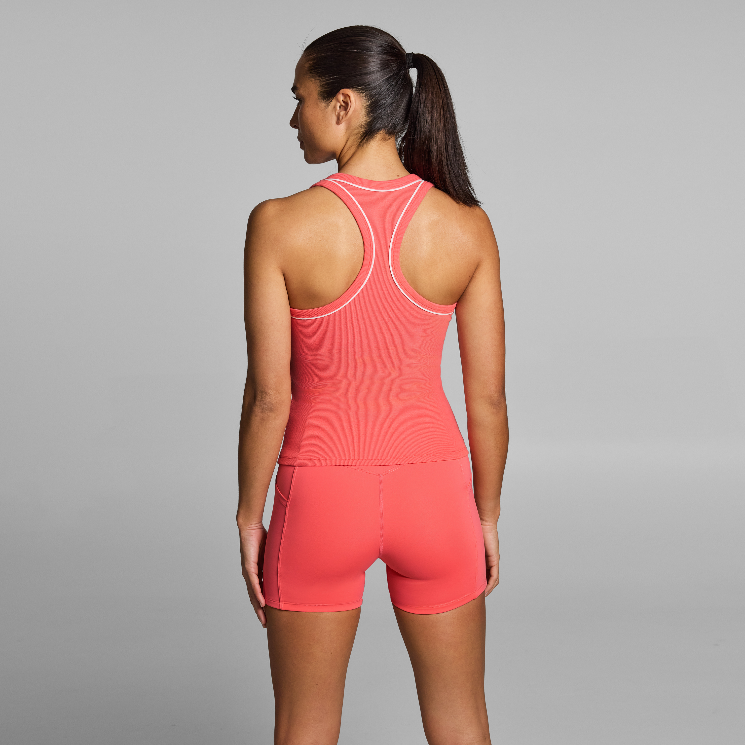 Streamline Rib Tank