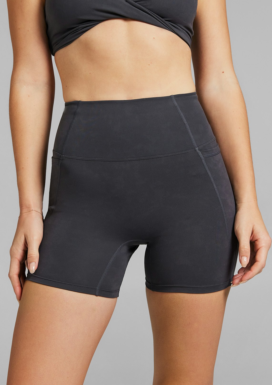 No Front Seam Mid Thigh Bike Shorts