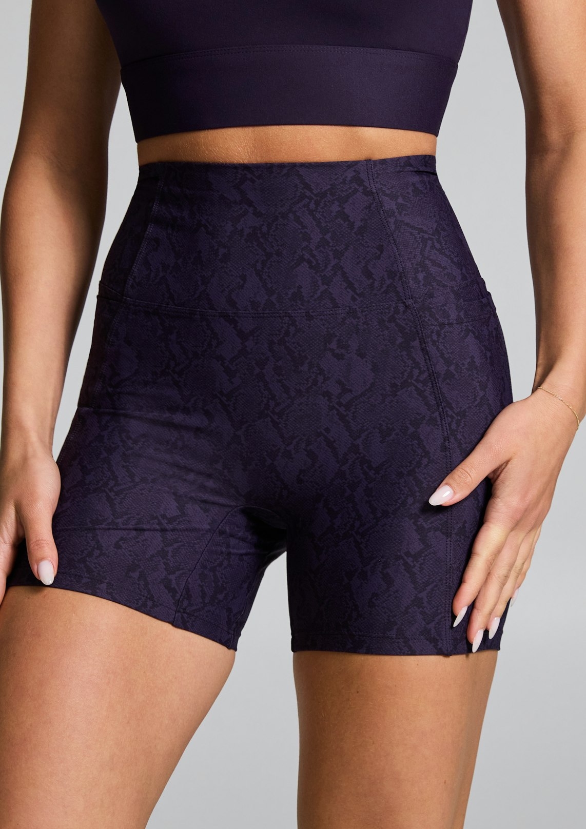 No Front Seam Mid Thigh Bike Shorts