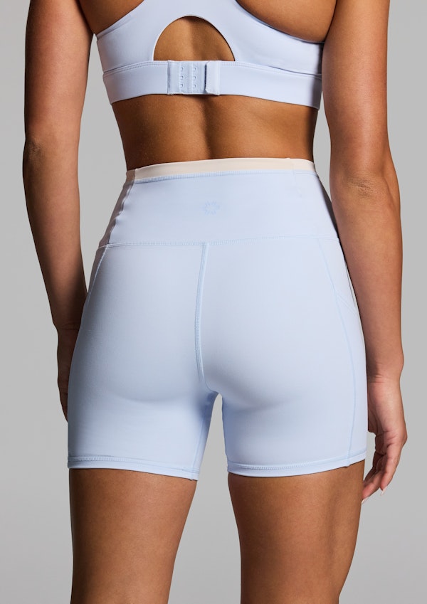 No Front Seam Blocked Mid Thigh Bike Shorts