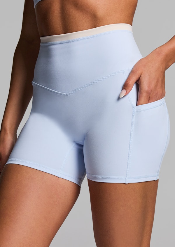 No Front Seam Blocked Mid Thigh Bike Shorts