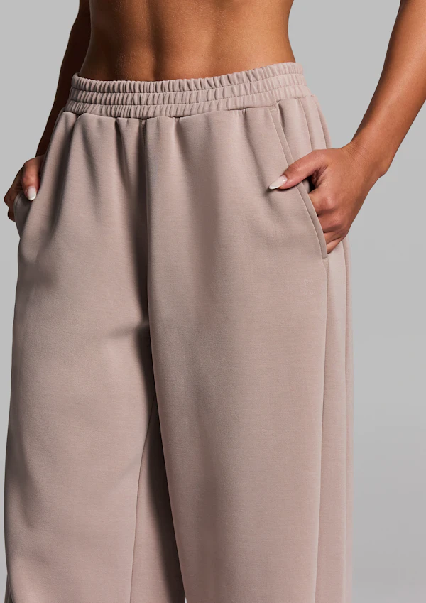 Travel Rib Wide Leg Pants
