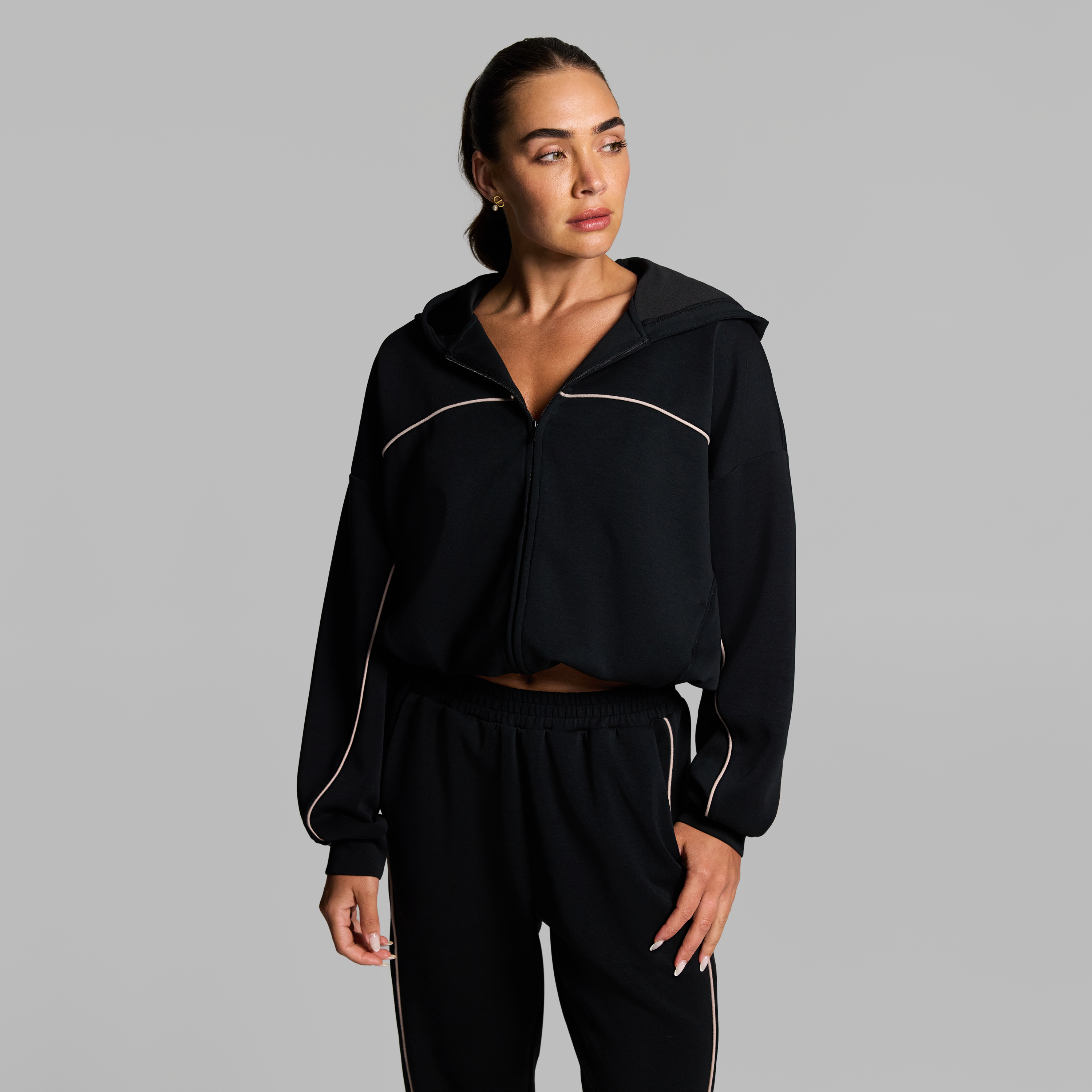 Travel Piped Cinch Zip Through