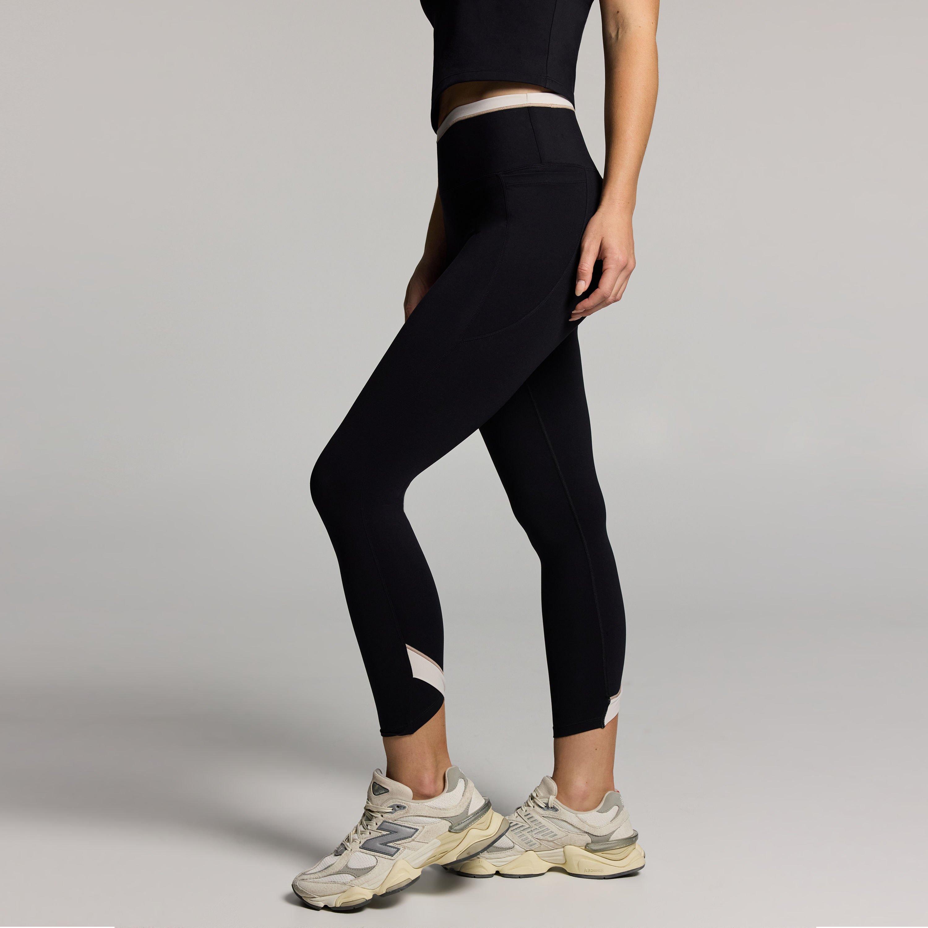 Blocked Pocket Ankle Grazer Tights