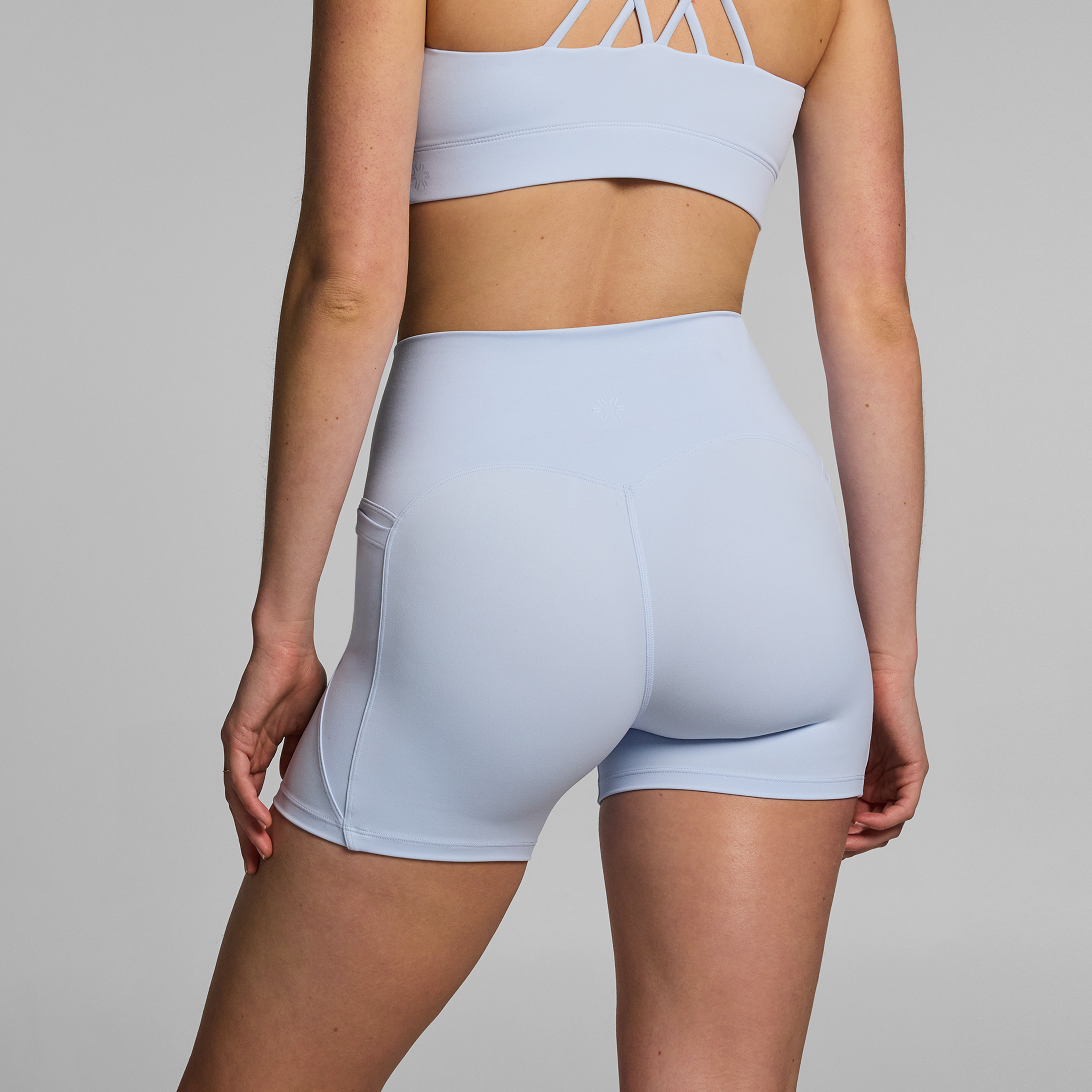 No Front Seam Pocket Mid Thigh Bike Shorts