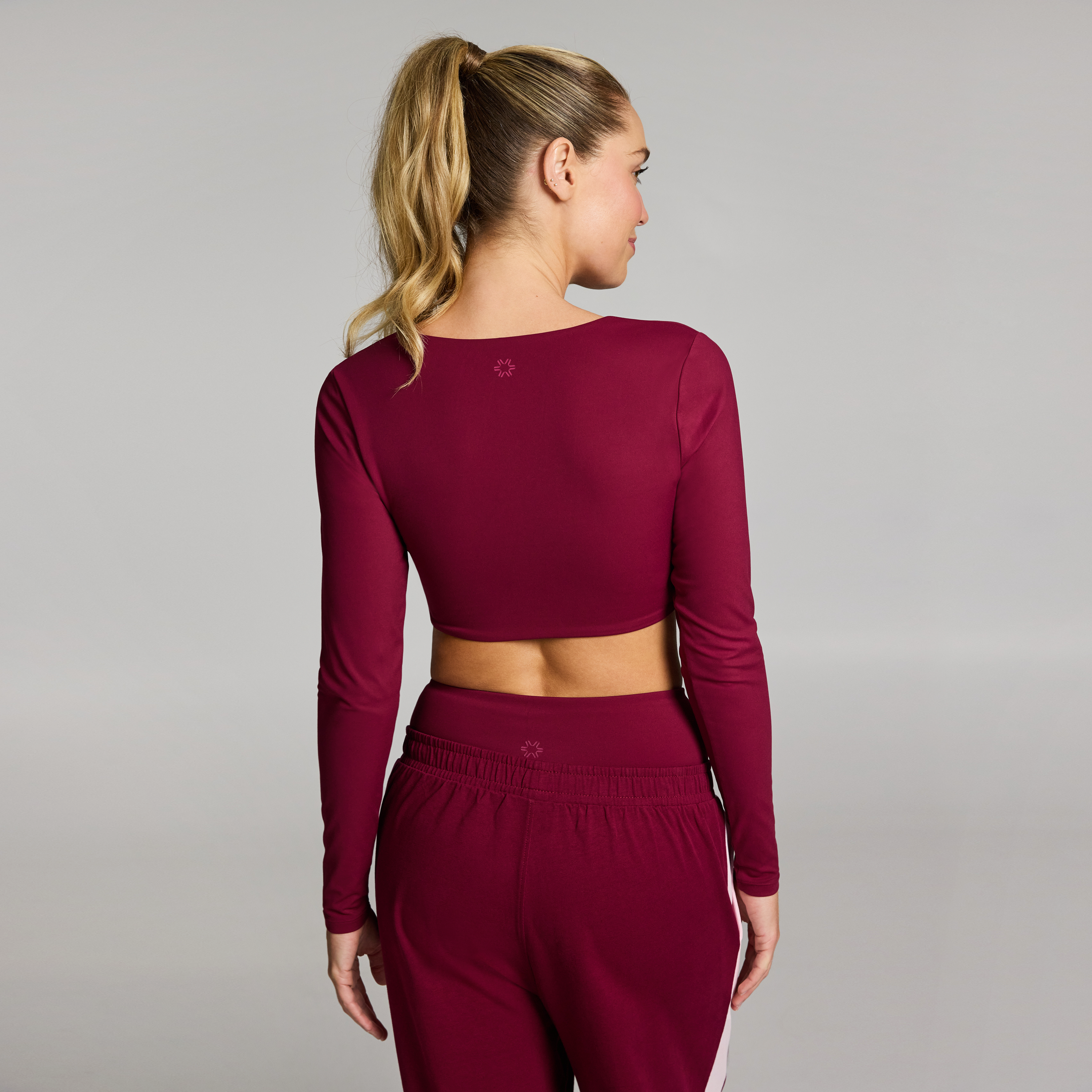 Base One Square Neck Crop Long Sleeve