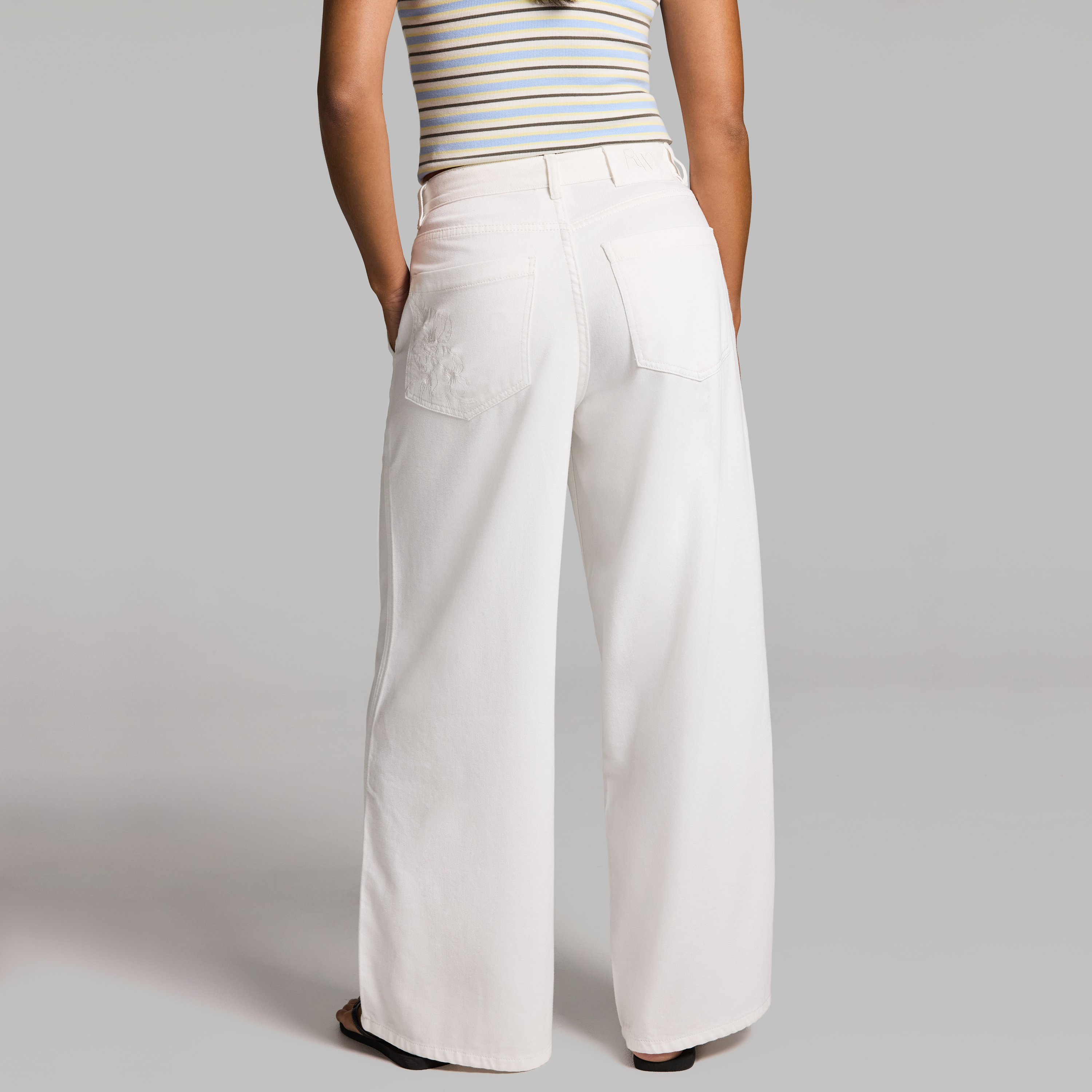 Relaxed Straight Leg Denim Pocket Jeans