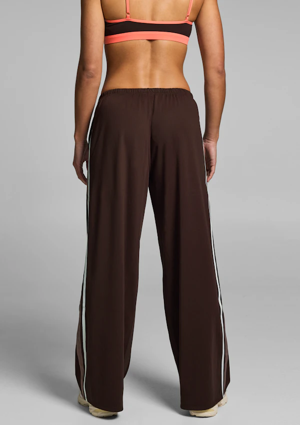 Straight Leg Active Mid Rise Trackpants