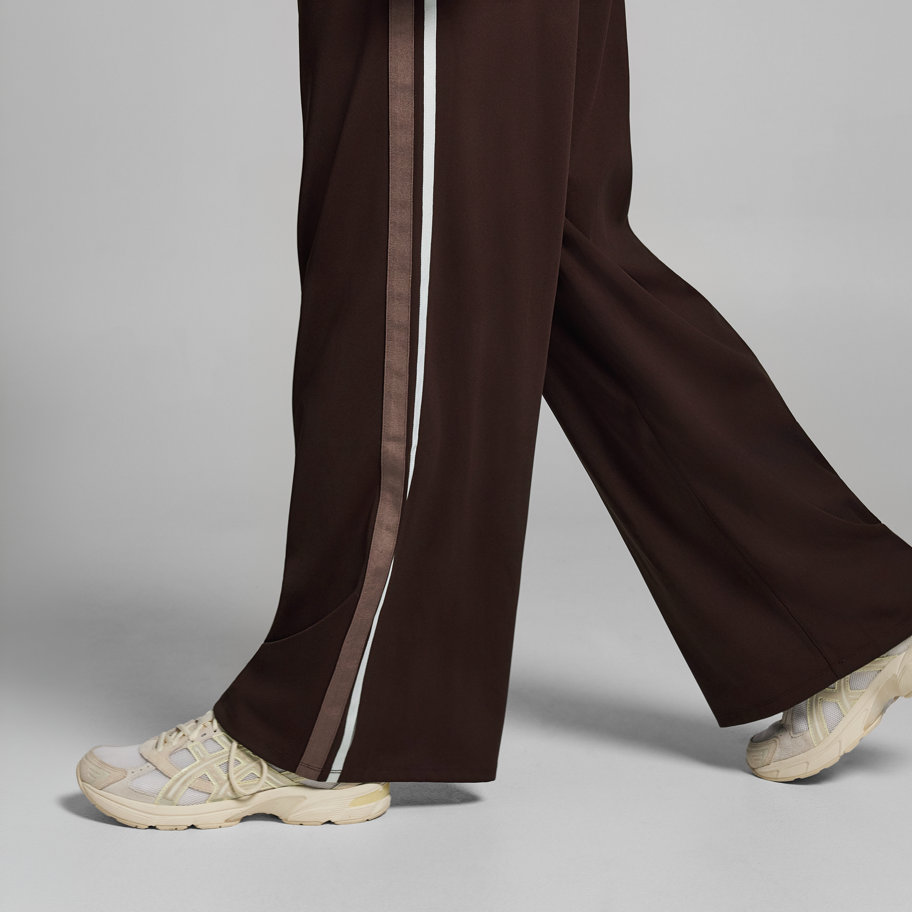 Straight Leg Active Mid Rise Trackpants