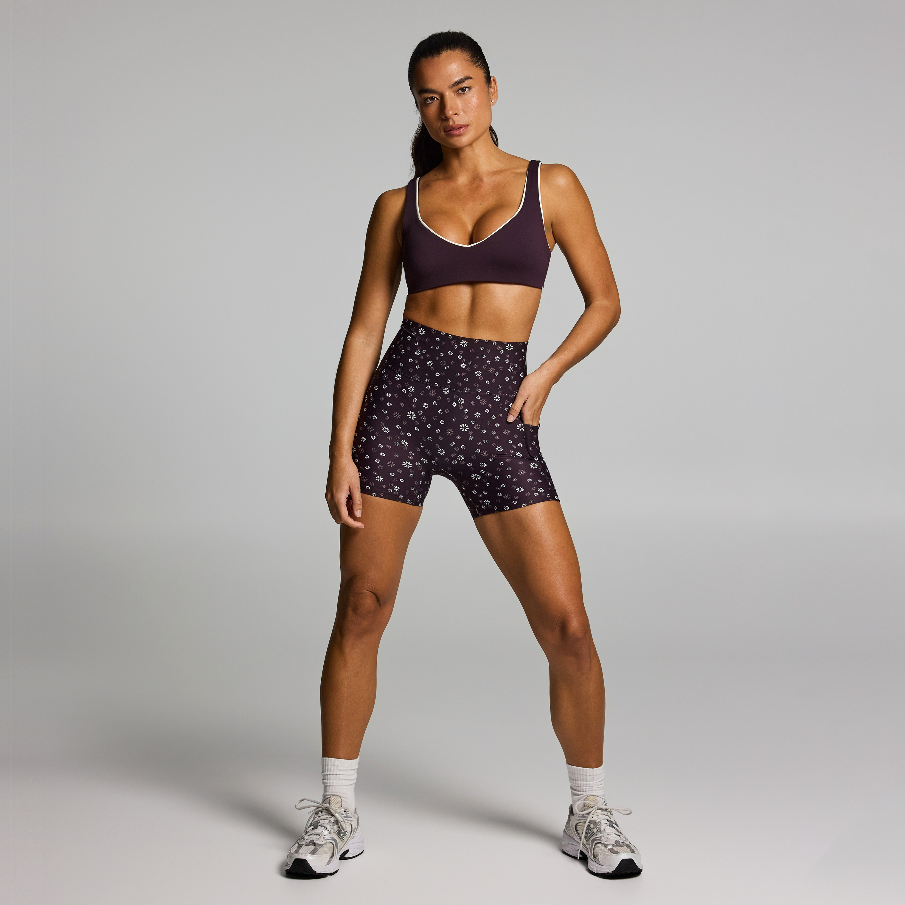 No Front Seam Pocket Mid Thigh Tights