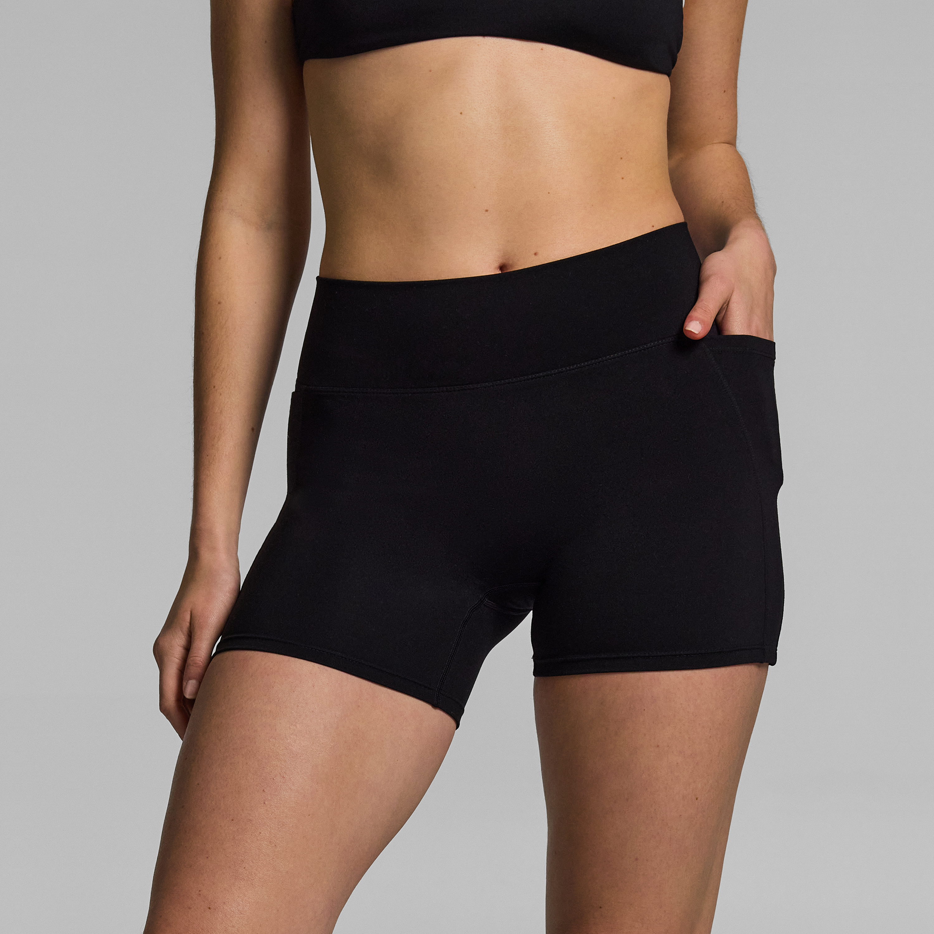 No Front Seam Pocket Mid Thigh Bike Shorts