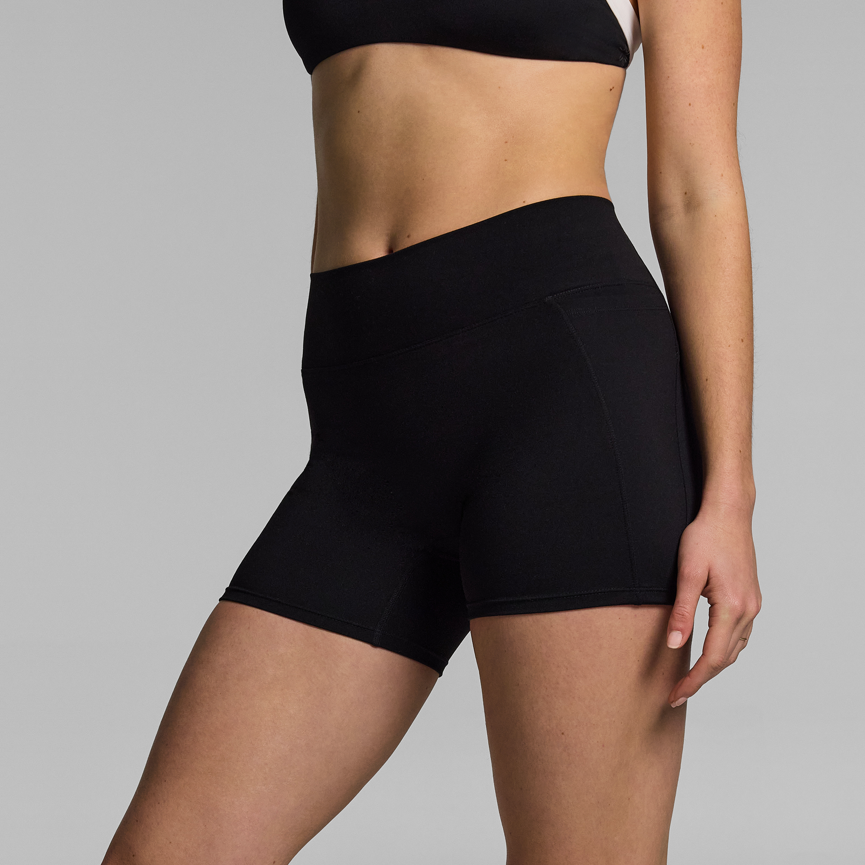 No Front Seam Pocket Mid Thigh Bike Shorts