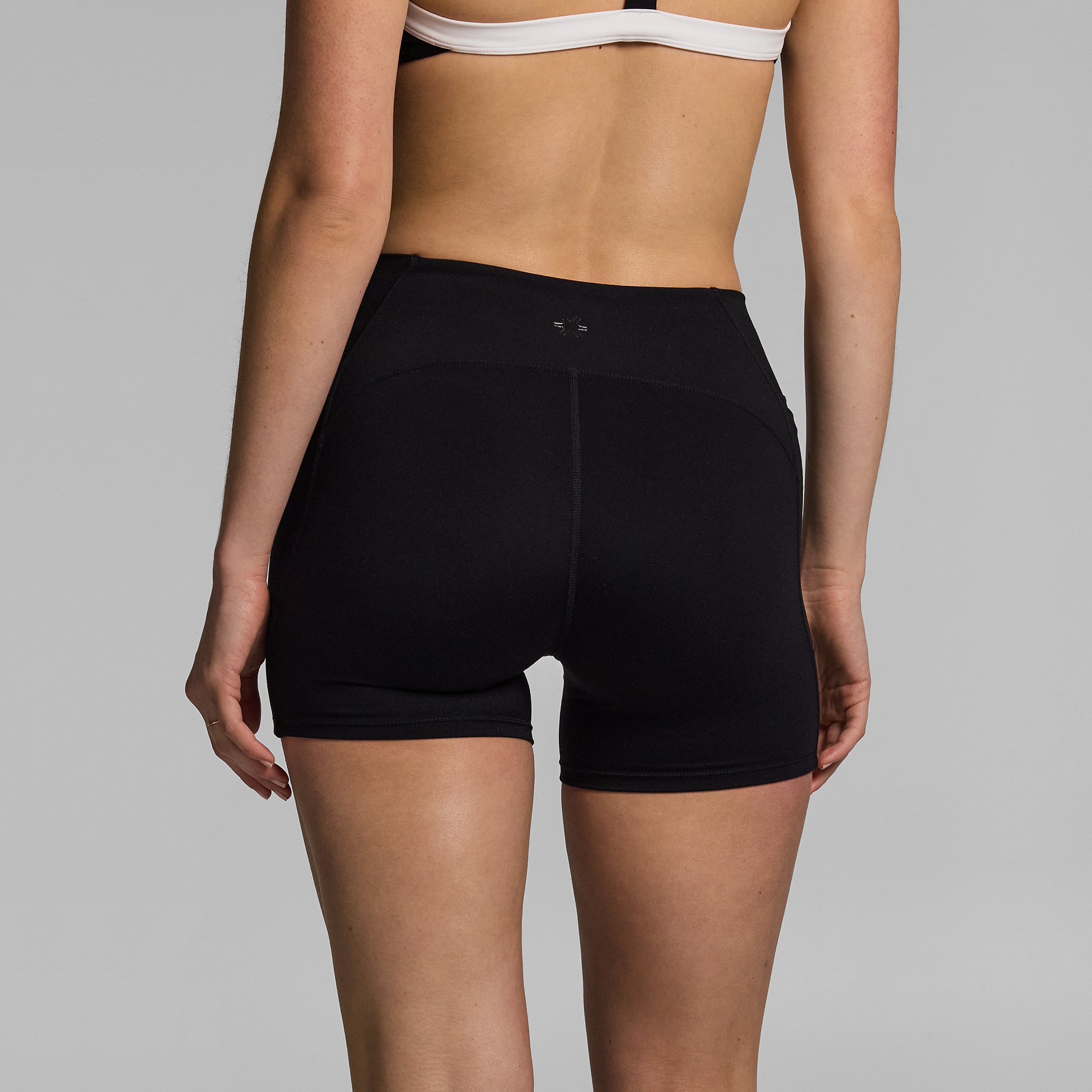 No Front Seam Pocket Mid Thigh Bike Shorts