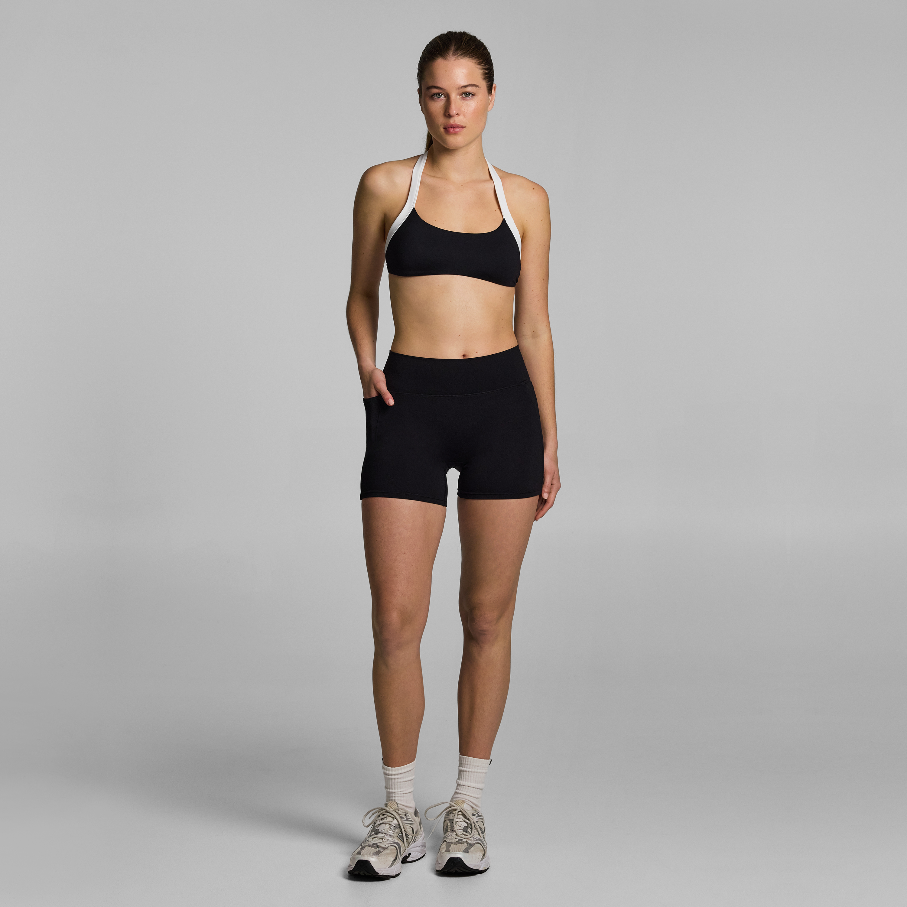 No Front Seam Pocket Mid Thigh Bike Shorts