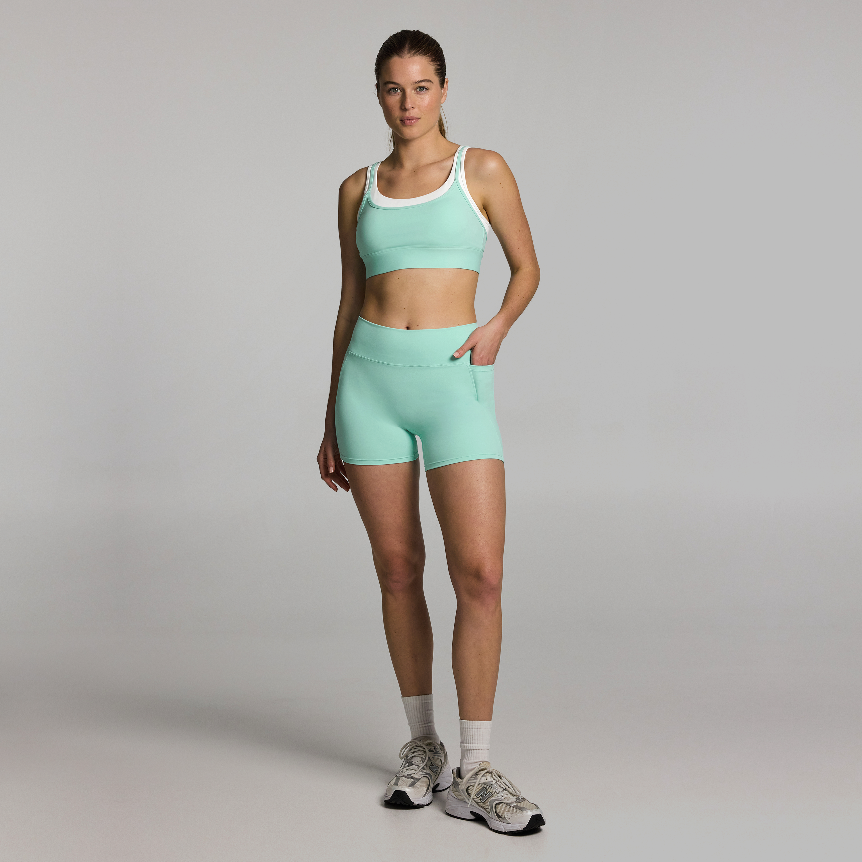 No Front Seam Pocket Mid Thigh Bike Shorts
